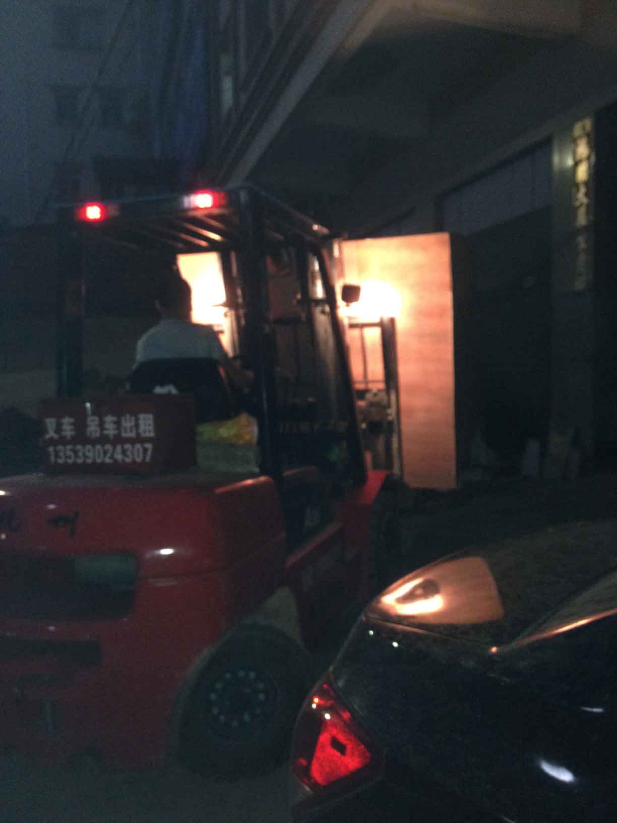 浩能機(jī)械手打包出貨