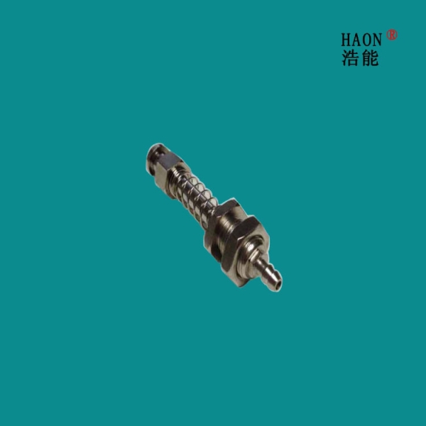 金具-尾部進氣2